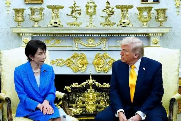 高市早苗这次去华盛顿，待遇确实不低，特朗普又是午宴又是晚宴地招待，看起来面子给足