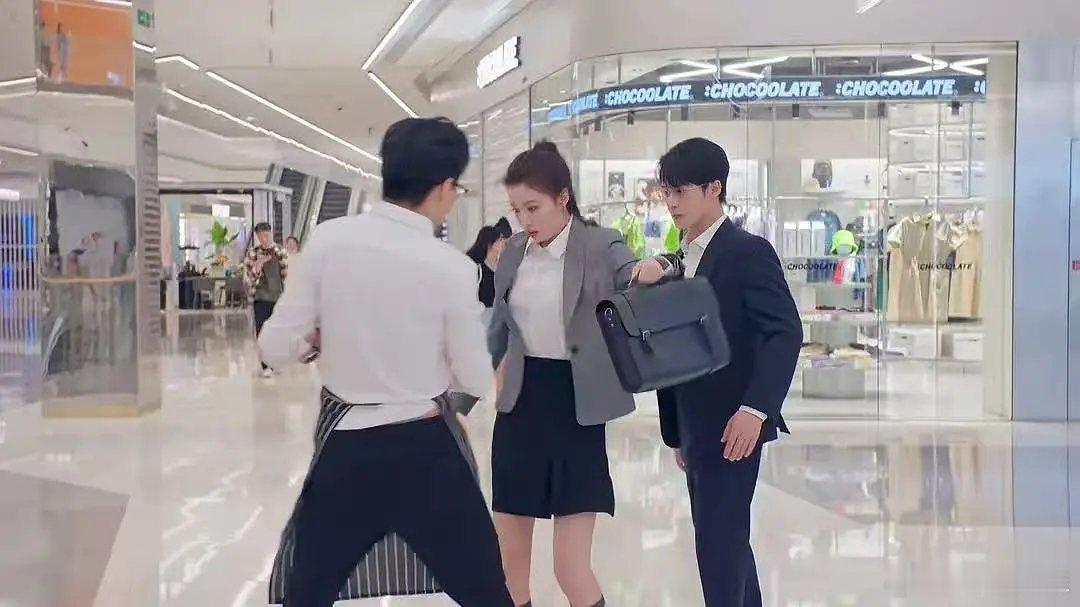檀健次和女演员同框像姐妹，这身高还能演霸总吗？ 