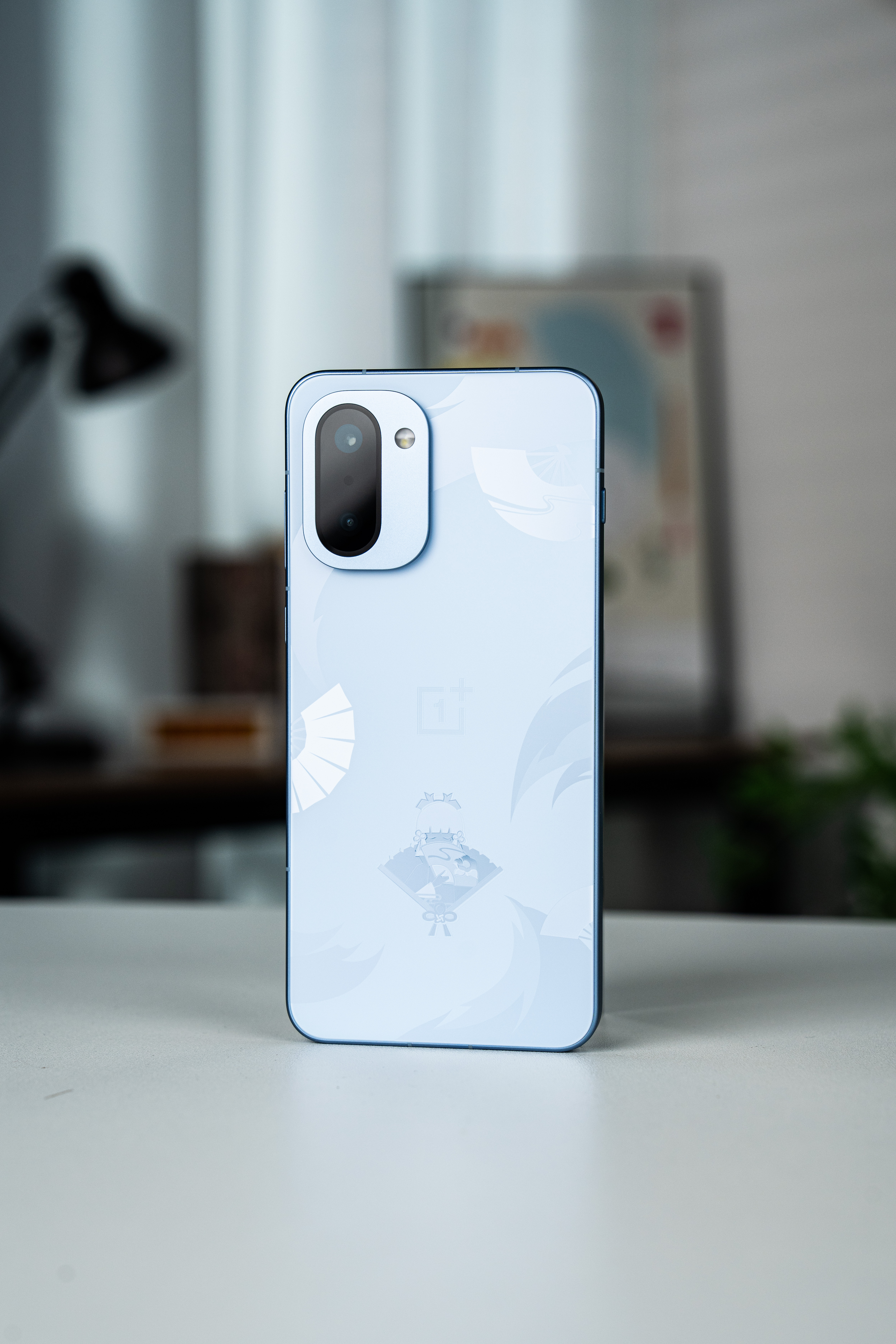 好歹我也是神里绫华二命加专武，搞一套一加Ace 6T 原神神里绫华定制机来玩玩不