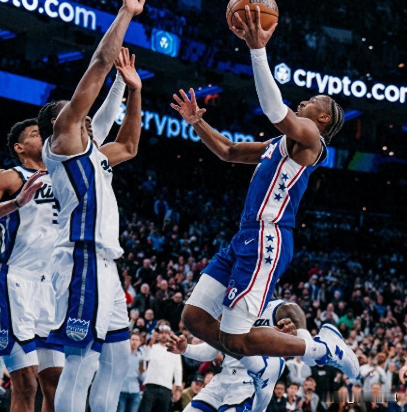 马克西狂砍40+8+绝杀也无缘今日最佳！对不起，19岁状元创NBA奇迹[送心]