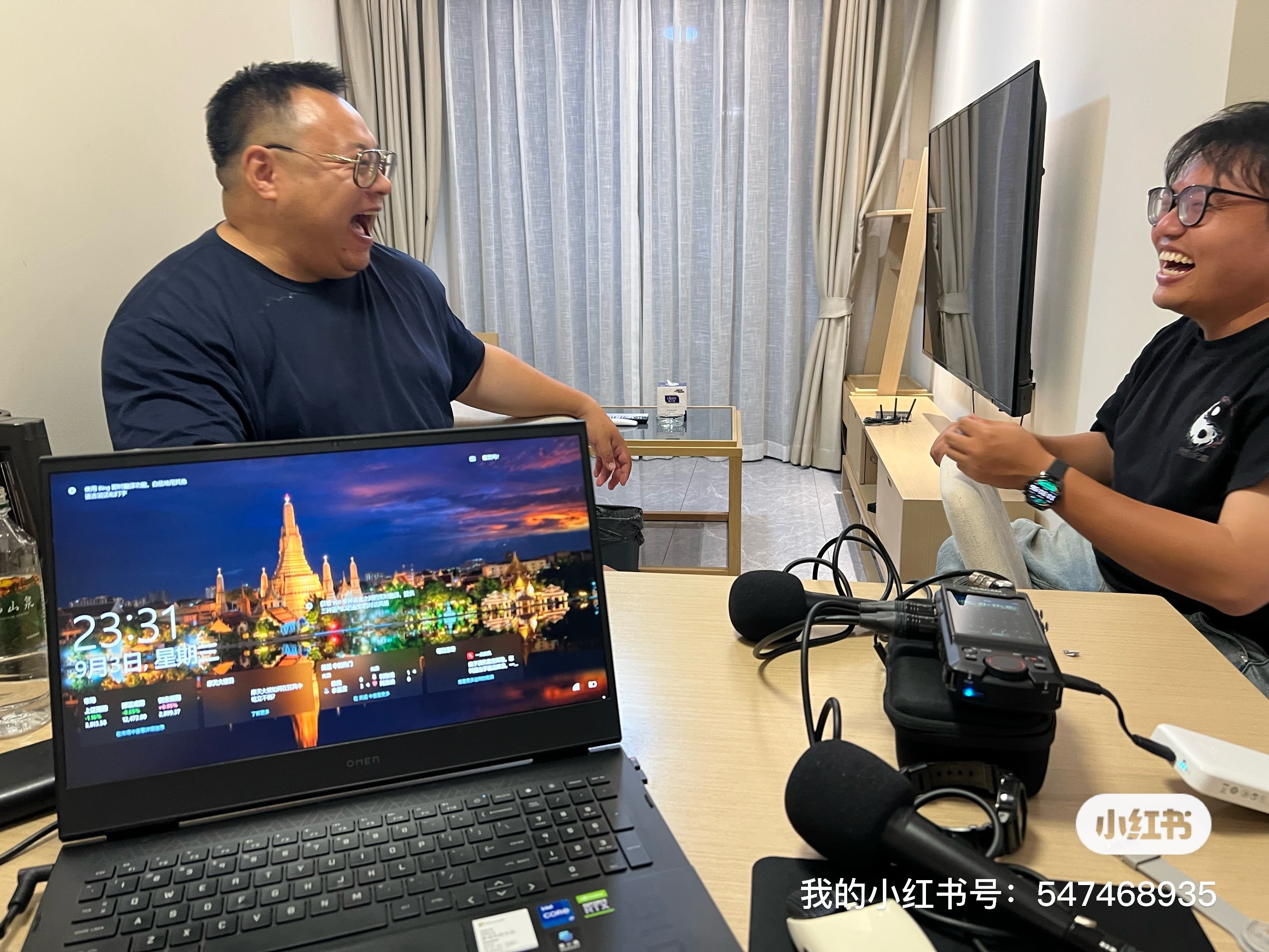看，这就是播客的快乐，欢迎兄弟们赏脸做客我节目。 ​​​