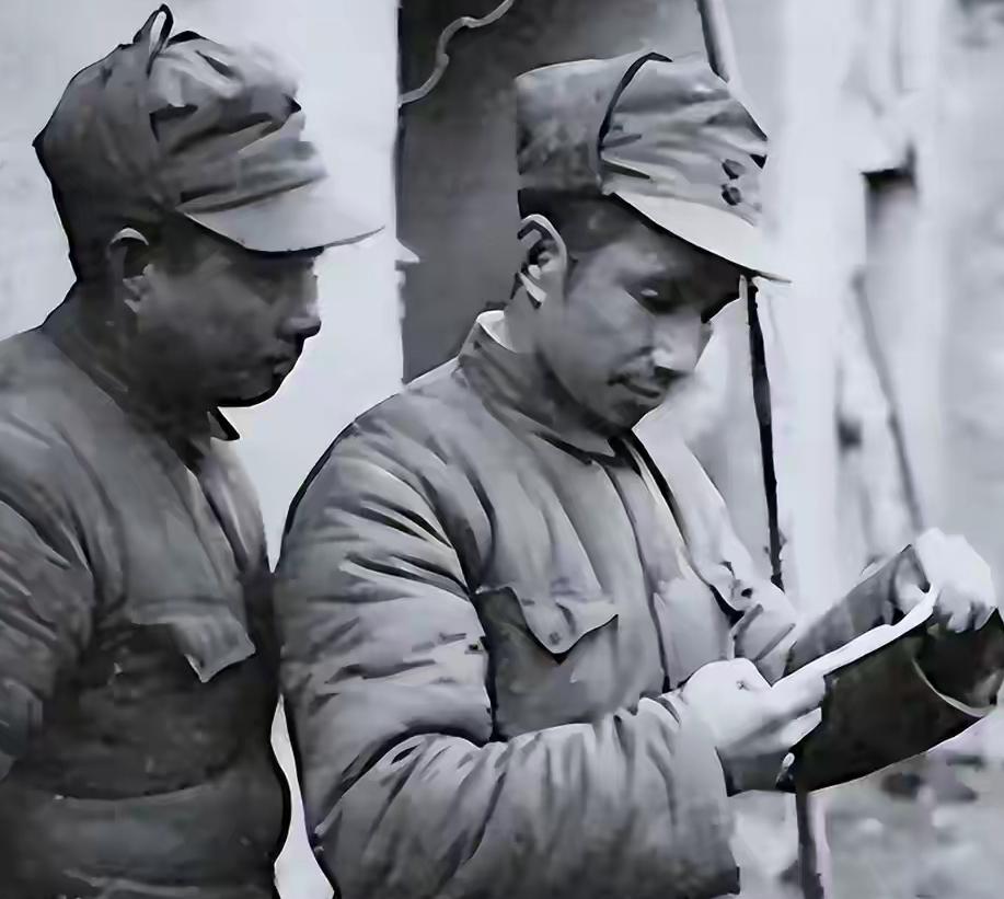 1942年冬，苏中抗日根据地形势危急，潜伏在日伪内部的中共特工，冒着生命危险送出