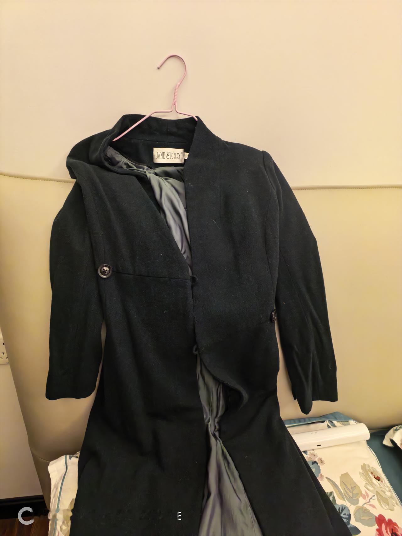 谁敢相信，这件大衣，15年前3200元[害羞][害羞]，是经典故事的衣服，还不是