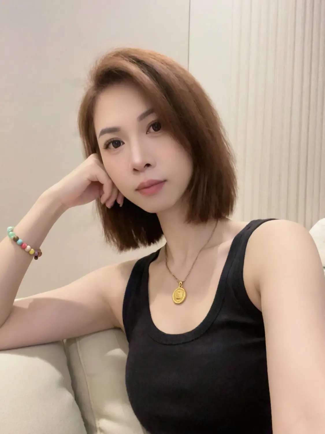 论女生剪短发的救赎感 熟龄女性妆容