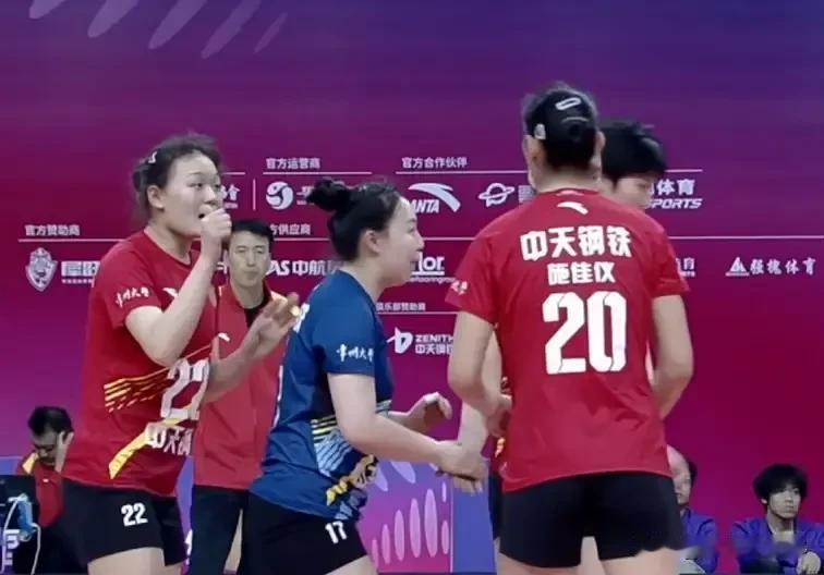 排超常规赛联赛最后一轮，大家都在享受比赛
其中五支球队几乎全替补出战！
排超联赛