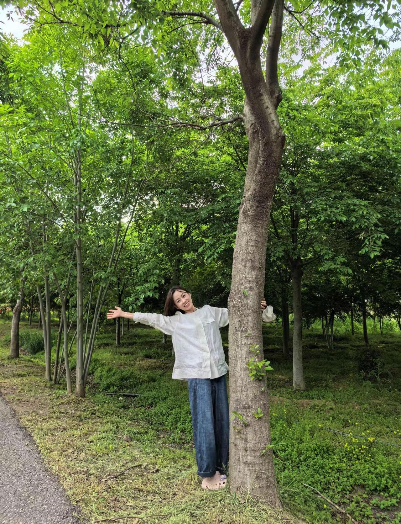 内心能容纳很多种结果，所以不急不躁，有自己的节奏 庭院天然氧吧