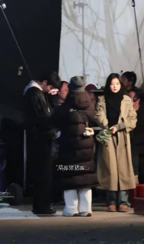 本来这段剧情不存在孙远翥的画面，刘小北看完监视器感觉情绪不足，主动前往片场搭戏，