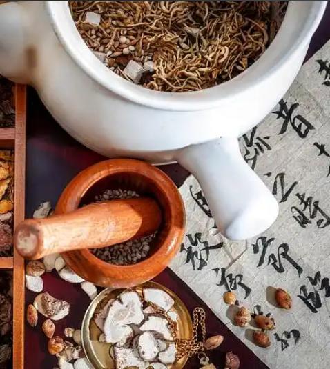 胁肋刺痛，胆腑气滞！一张经典方，专克“湿热瘀结”，化解胆结石！

胁肋刺痛，右上