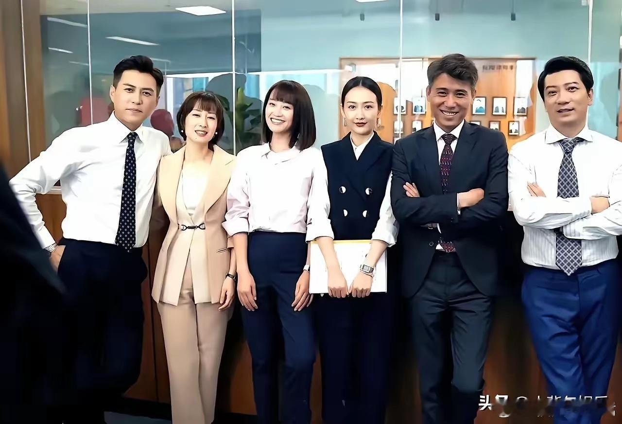 六位知名演员，一眼就看到了靳东和王欧，你还认识谁？ 