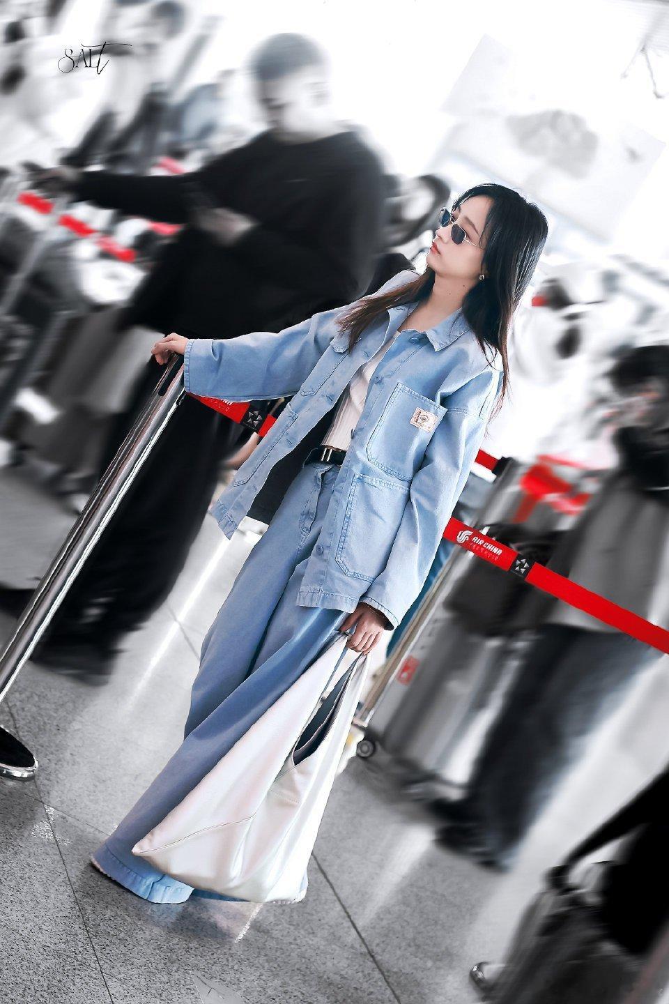 黄婷婷最想和郝蕾合作黄婷婷带着敬畏来演戏，选角色只看眼缘，最大心愿是跟郝蕾搭戏，