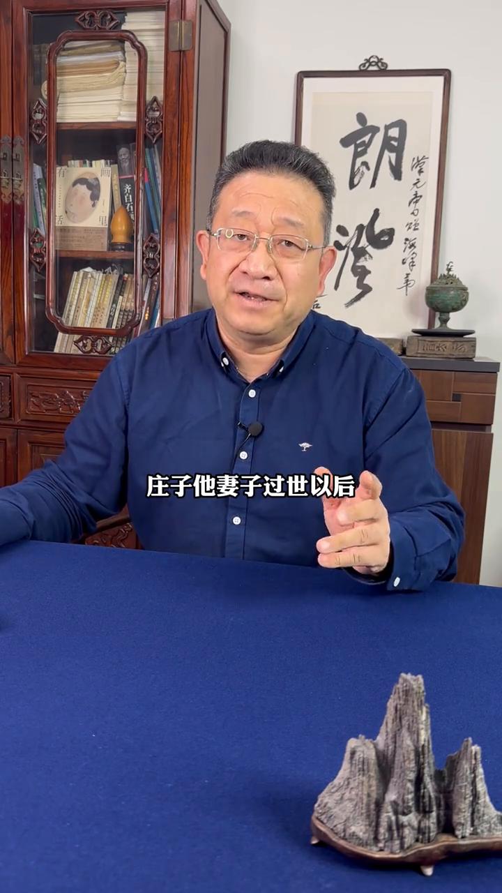 八大山人翻白眼无情而已。
八大山人的翻白眼真的只是表达对清的不合作、不接受、憎恨