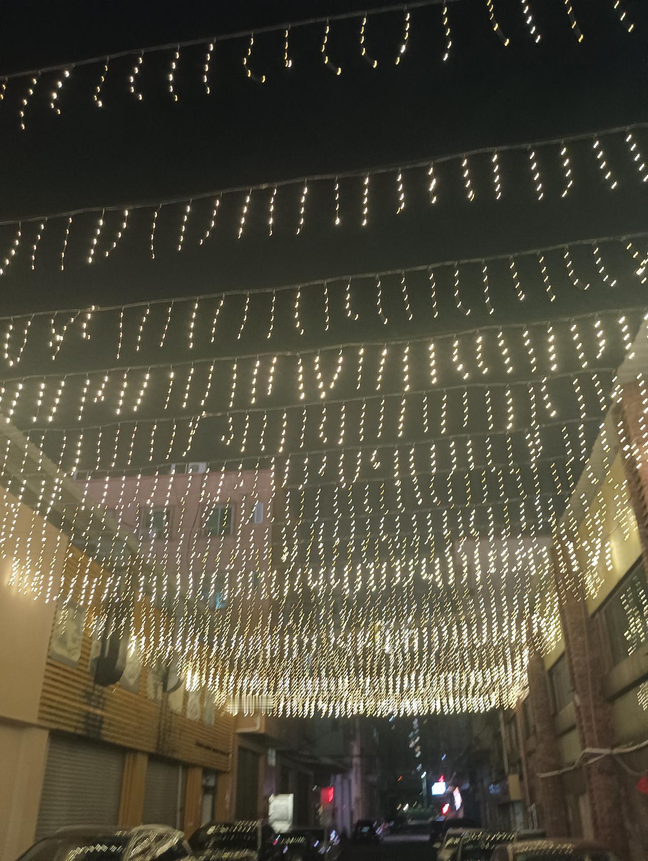 节后返工的第一天，心情确是复杂的。还惦着家里餐桌的热气，却已坐在工位敲起了键盘；