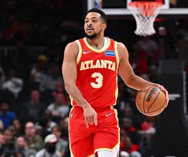 老鹰队107-106尼克斯队，CJ攻下32分+3篮板+6助攻+2抢断+1盖帽在老