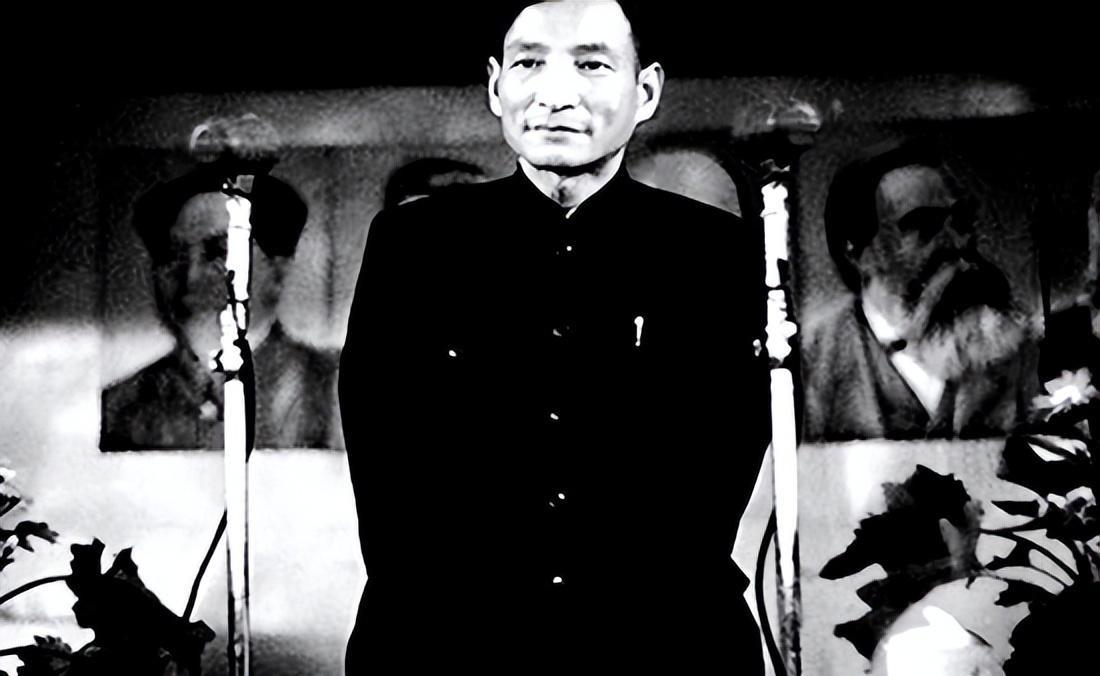 毛主席在1962年与陈云进行重要约谈，22天后陈云向中央请假，表示今后不再参加任