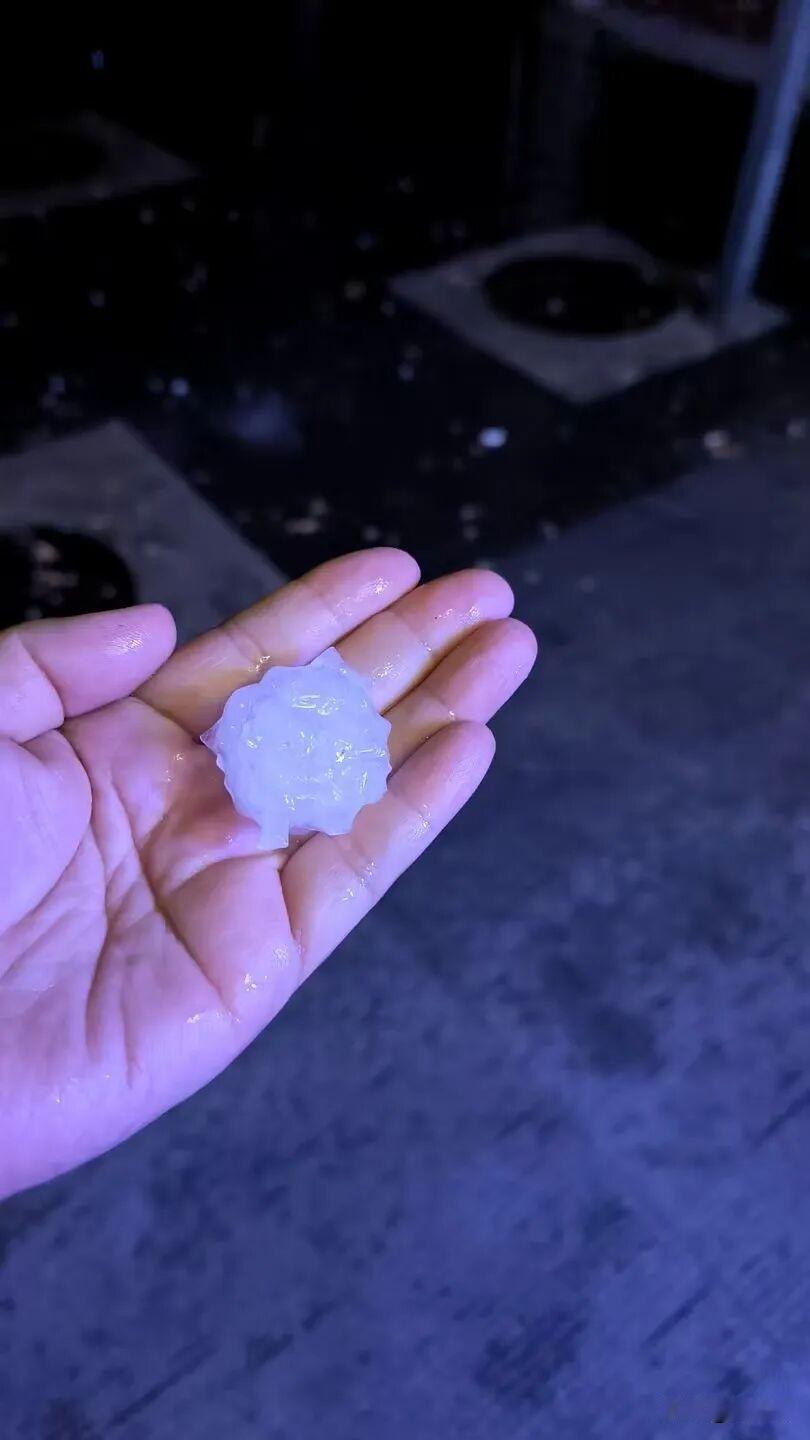 别说
这两年北京确实下雨，冰雹比以往多
