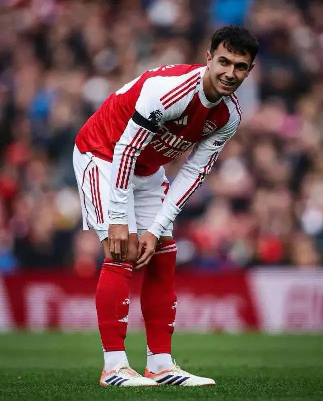 现在我终于明白为什么过去三个赛季我们总是屈居亚军了。当时球队的阵容深度严重不足—