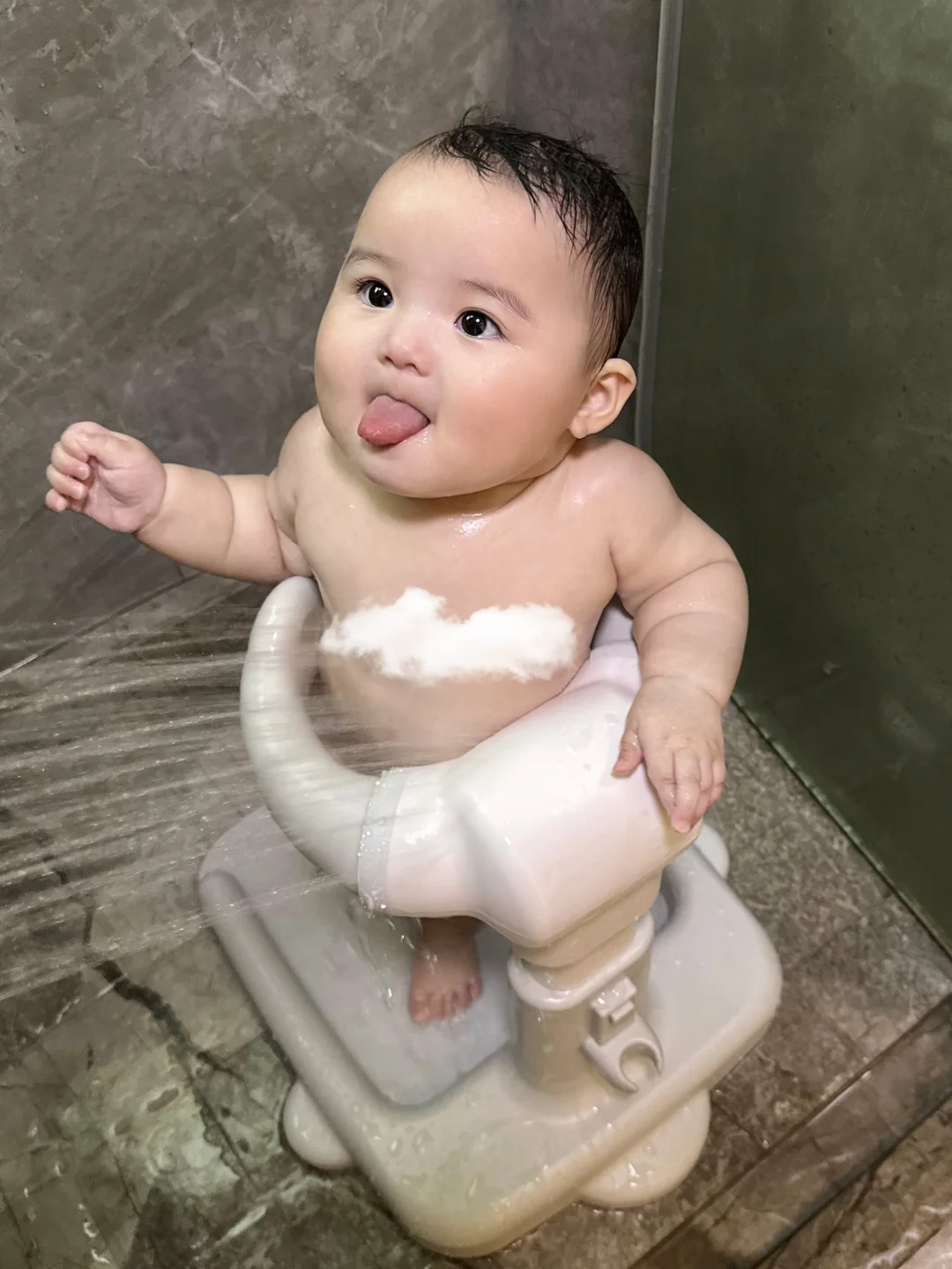 好喜欢我的胖宝宝，你像一只小猪猪🐷