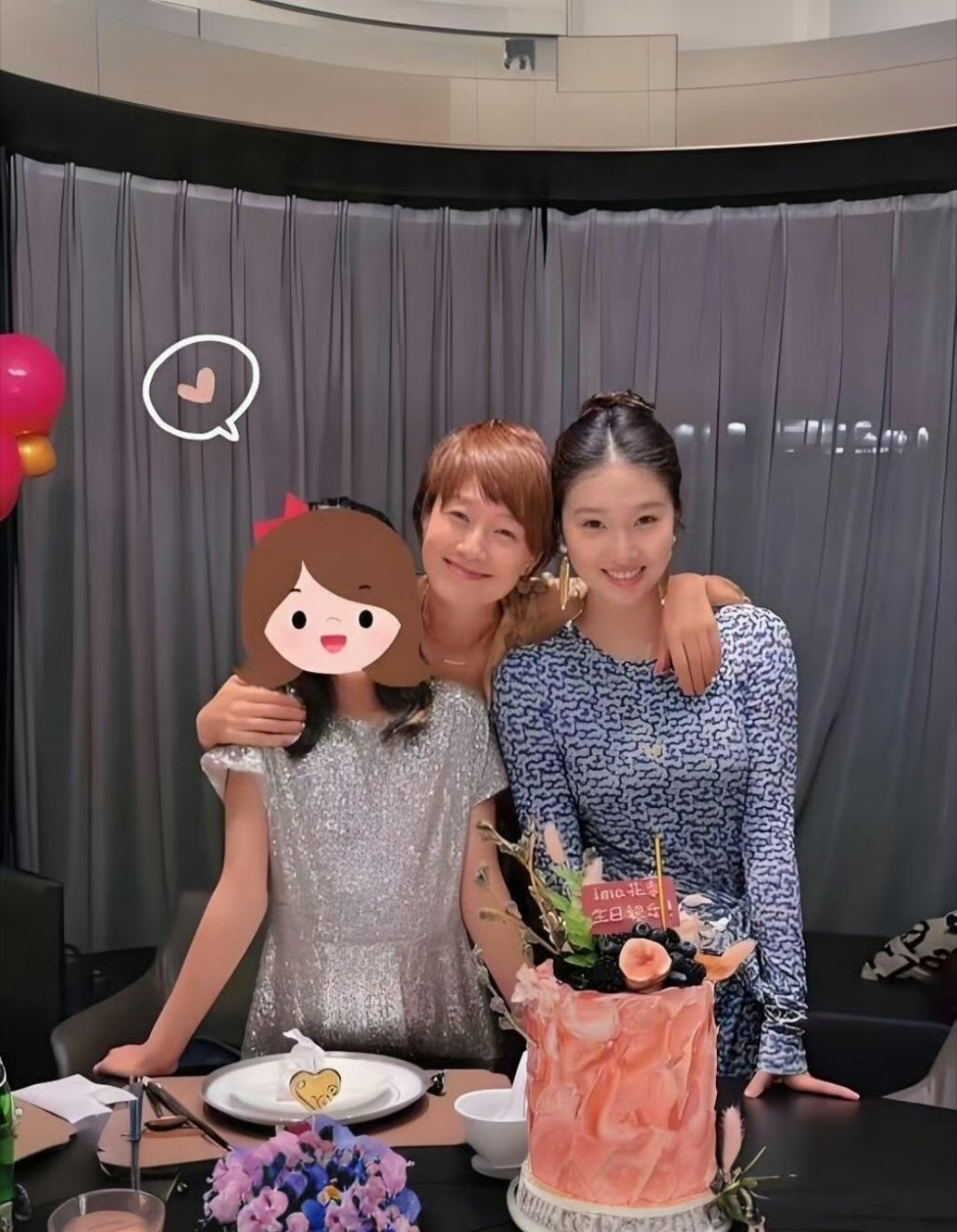 文章马伊琍大女儿17岁近照时间真快啊，感觉还是个小娃娃，转眼都17了！ ​​​