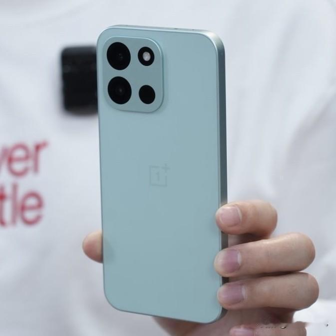 一加 Turbo 6 亮相，后置双摄，金属魔方 Deco，塑料中框，一加史上最大