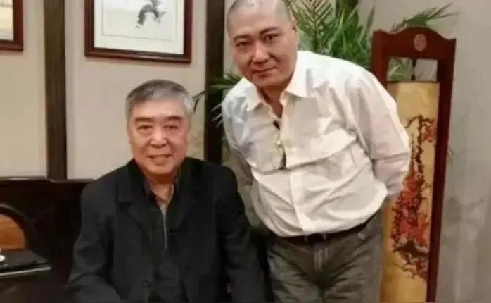 刘伟先生对郭德纲老师的相声评价是由衷的赞扬呢还是如杨仪般的在演戏？
近日有网上之