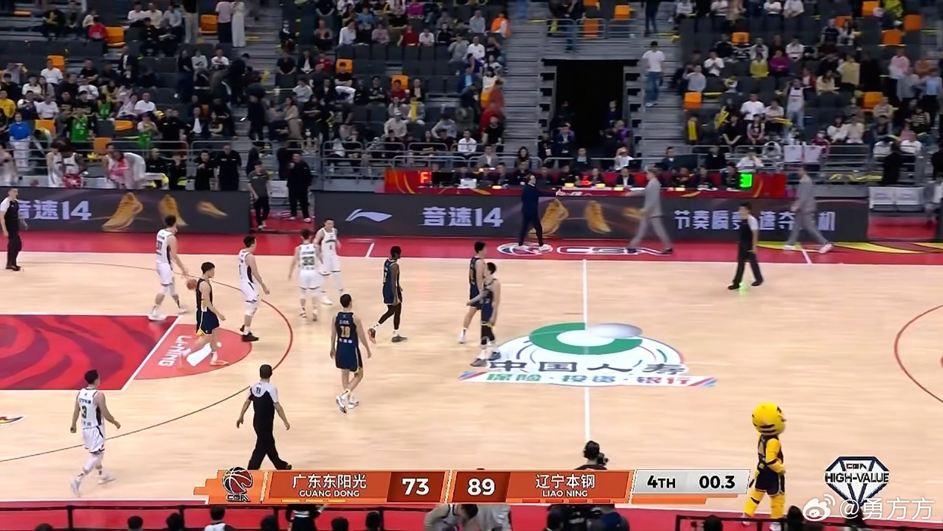 广东男篮vs辽宁男篮 单看这场，一方面是莫兰德的表现放大了广东队的内线短板，另一