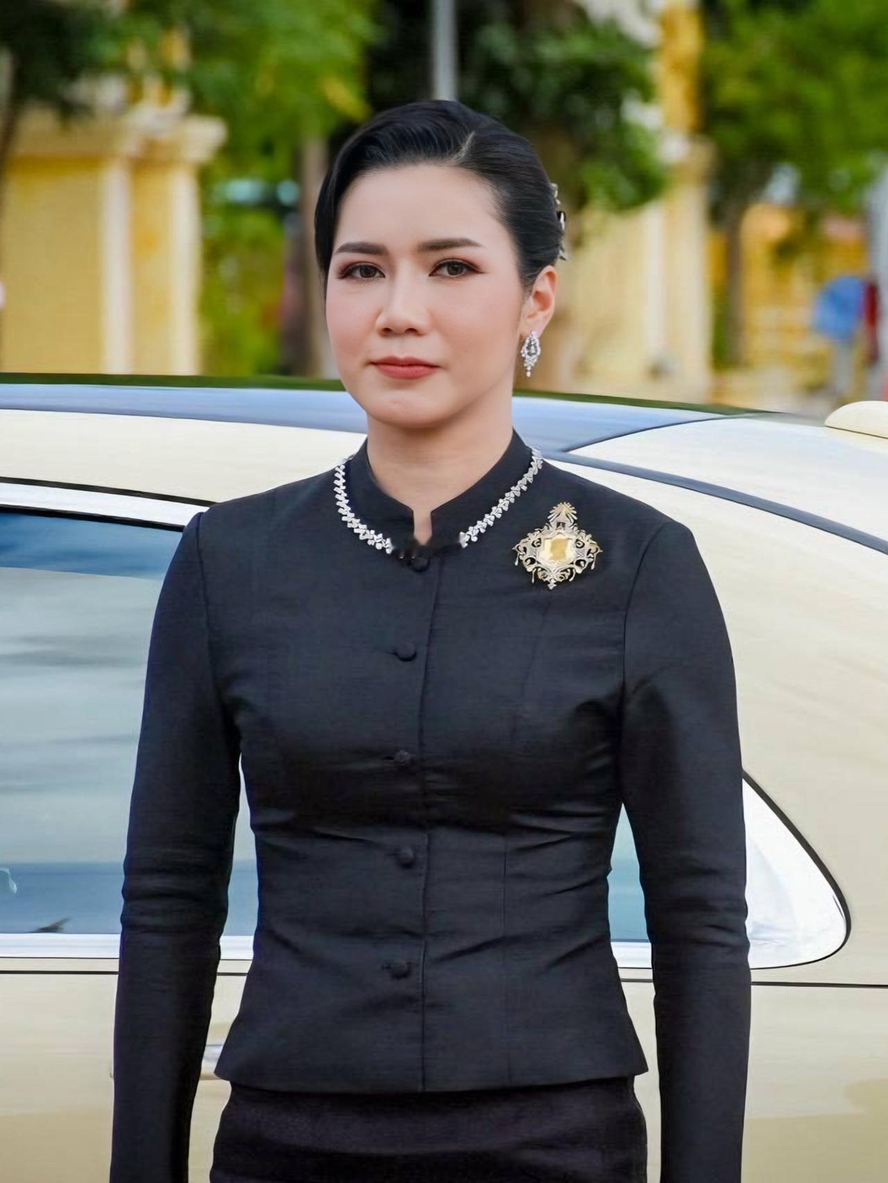 32岁查尤特拉真漂亮，是泰国后宫颜值天花板
2025年11月5日下午2时30分，