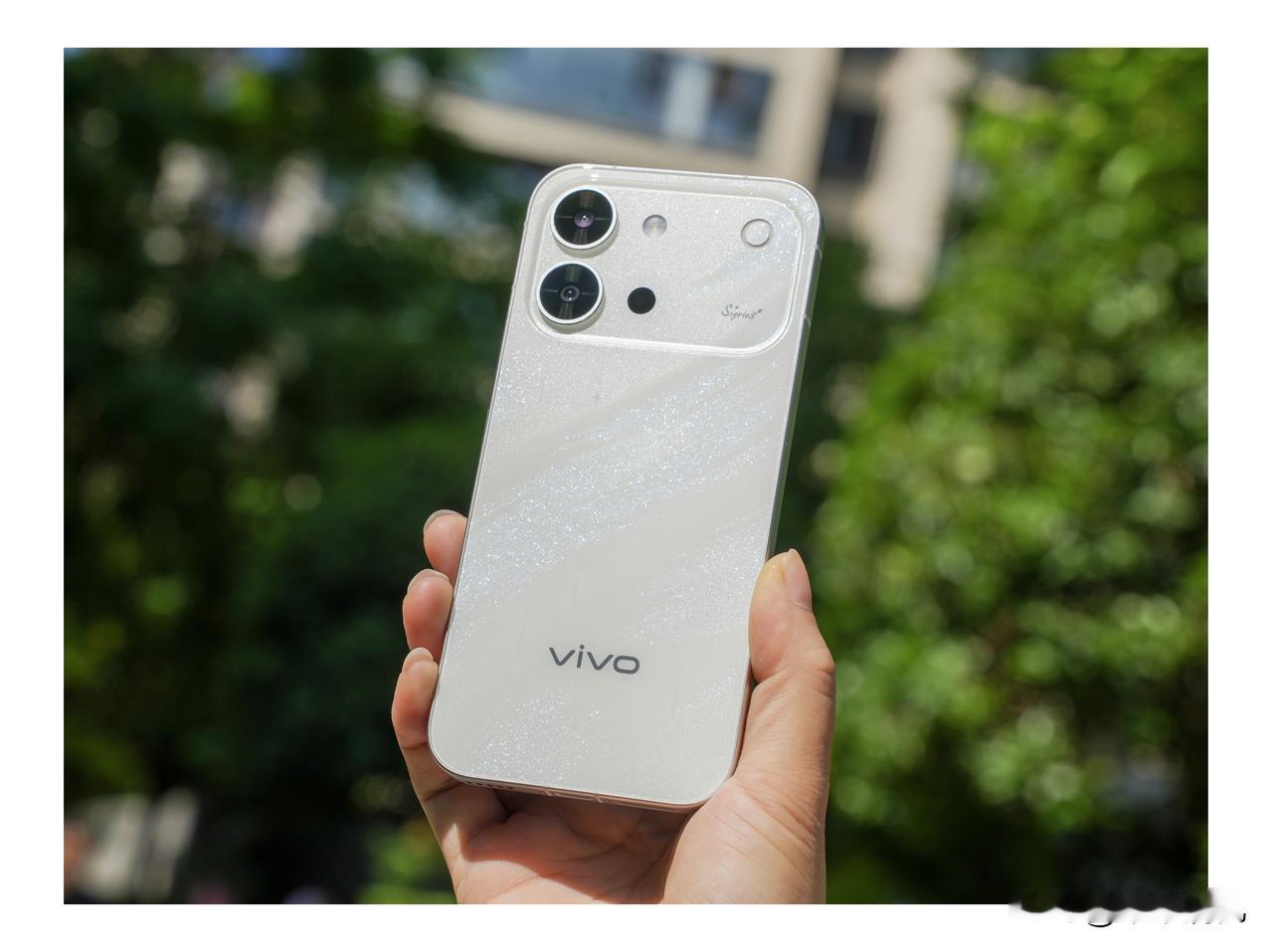 【vivo S60元气版真机图赏】

我这款是主打配色「星星海」，后盖采用一体浮