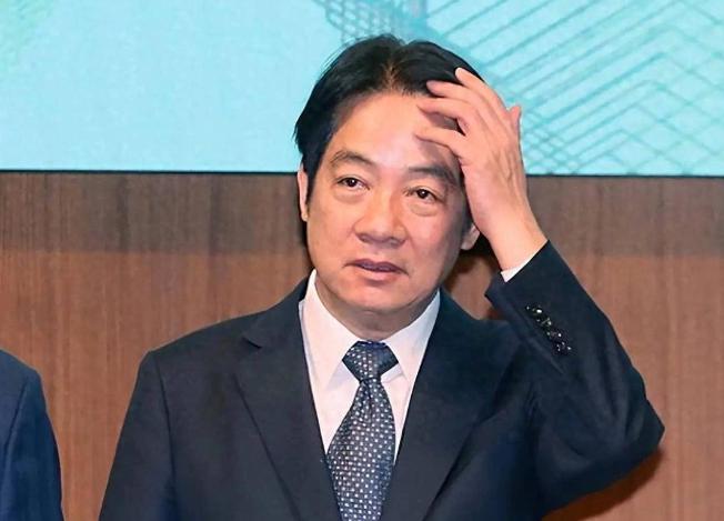 赖清德真以为买几架美国无人机就能保命？解放军歼16D一招断联，他吹上天的“地狱景