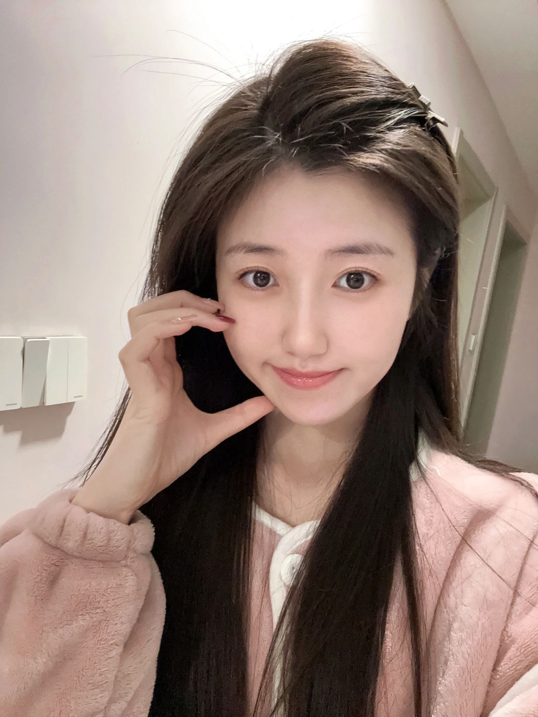 大四女大学生的伪素颜秘密🤫