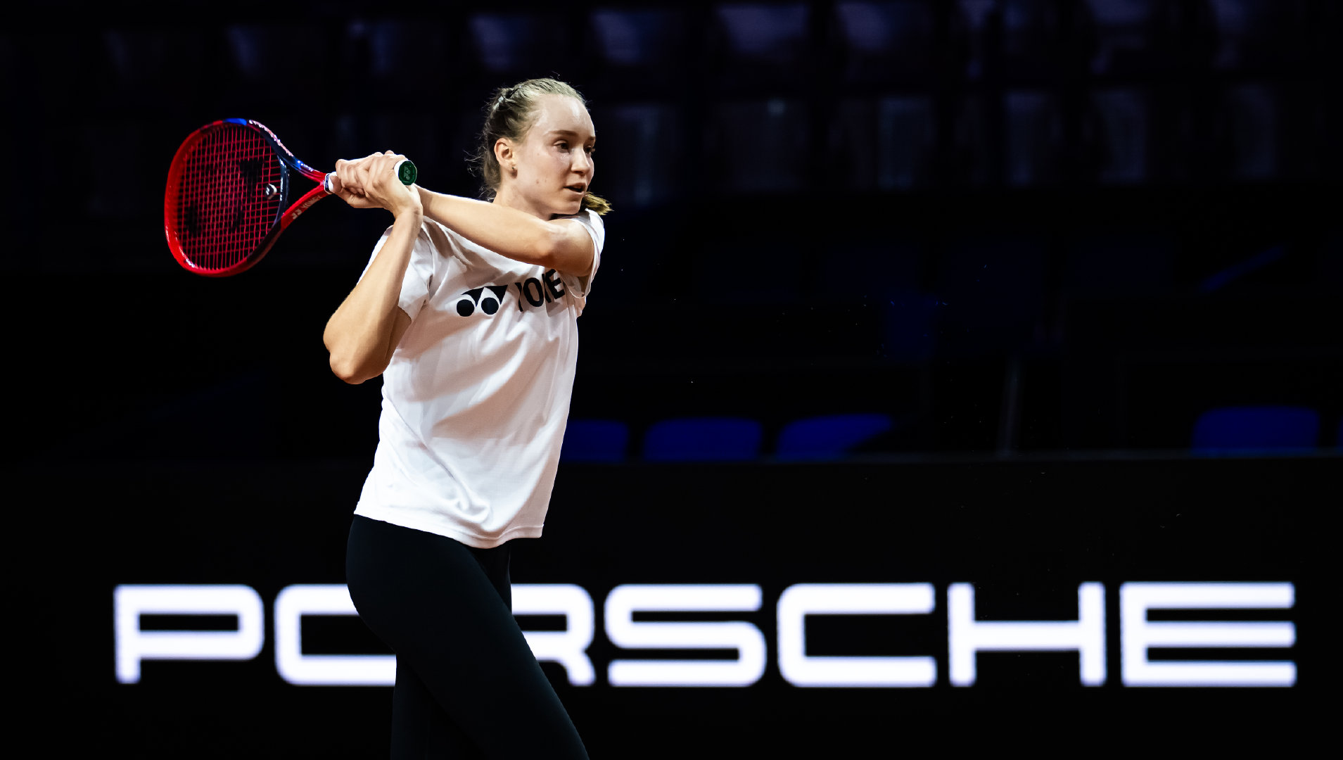 头号种子已就位👋莱巴金娜抵达斯图加特备战！ 