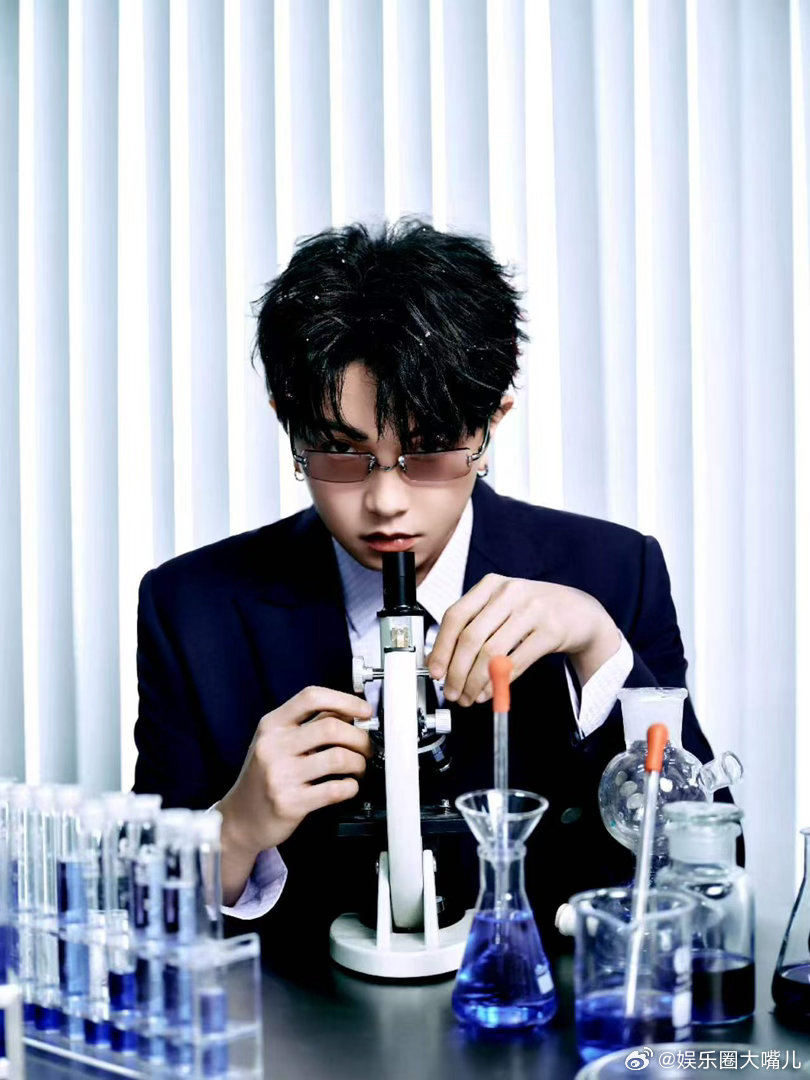 颜人中宁波站演唱会满场都是甜蜜瞬间 现场甜度报表预警！颜人中的舞台魅力太强，唱情