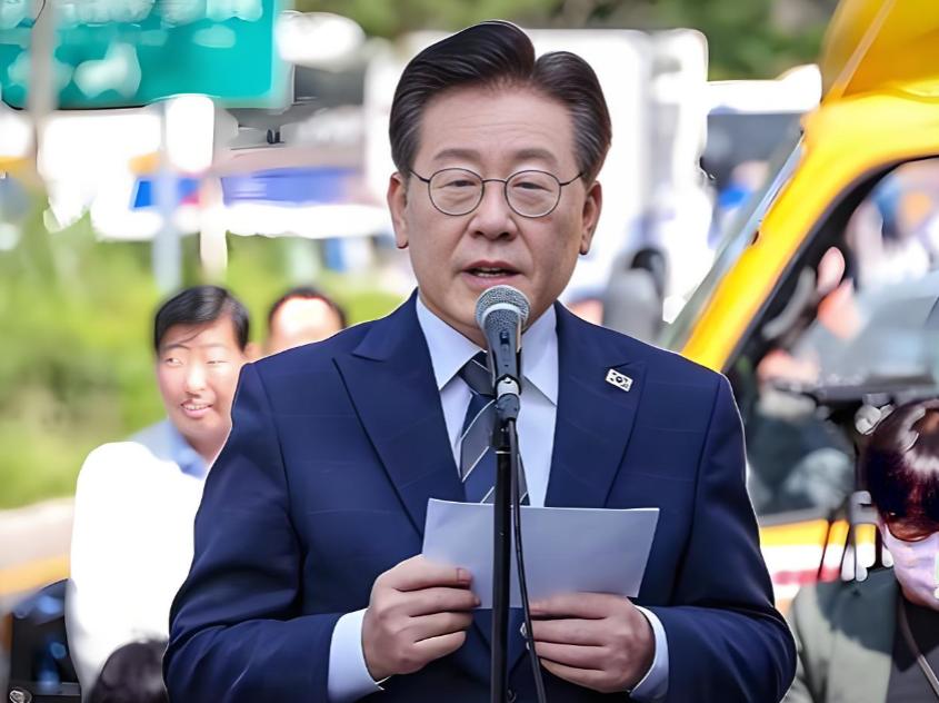 韩国传来新消息，
3 月 24 日，韩国政府正式宣布，从 25 号零点起，所有公