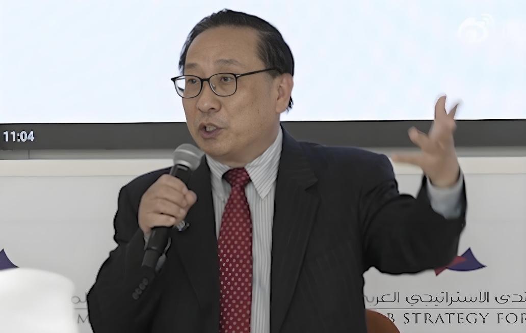 高教授有扎他们心窝子了：美国直选过总统吗？没有！英国直选过首相吗？从来没有！
大