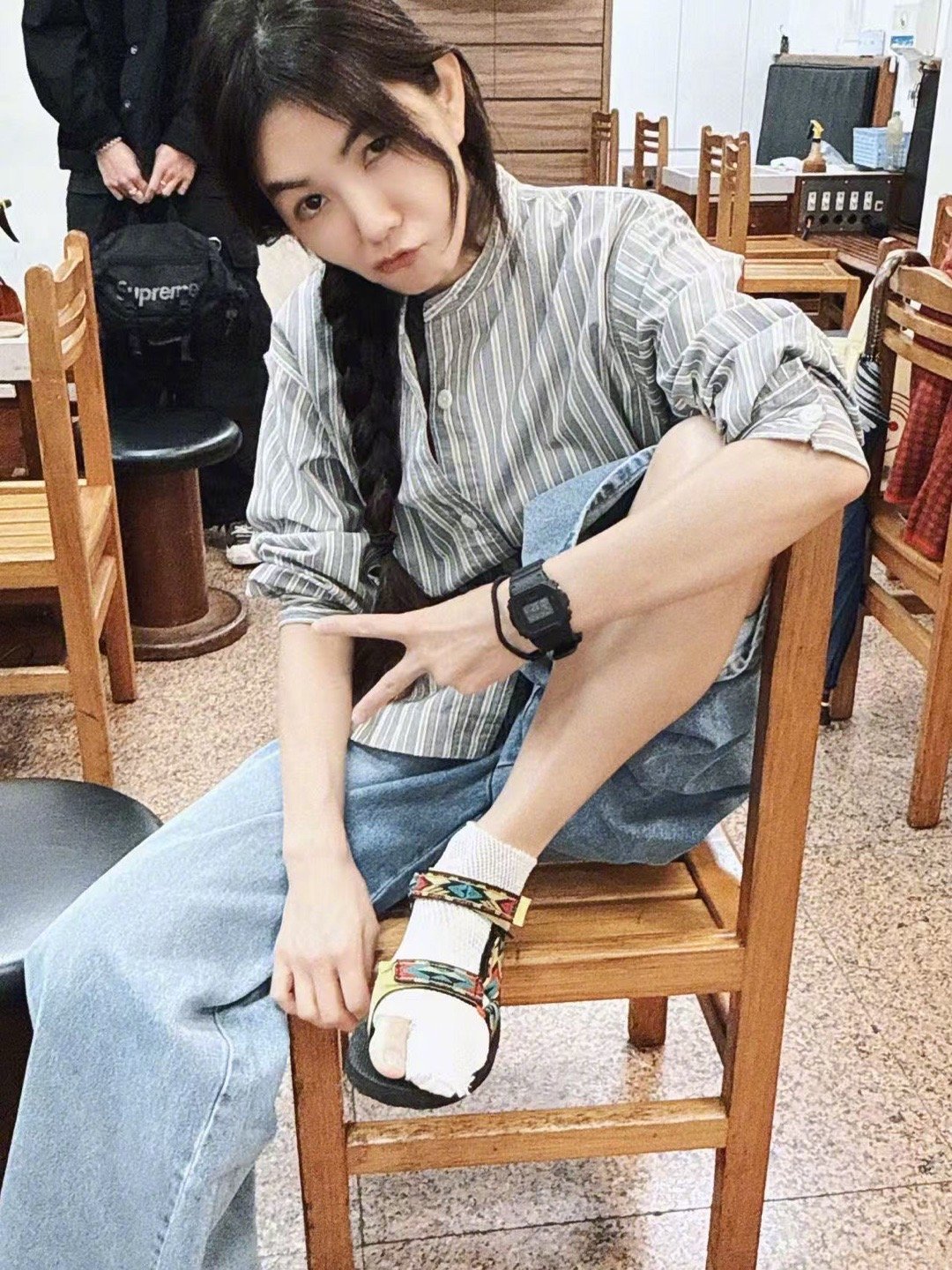 Ella评论瞿颖网友替Ella接上papi热烈欢迎 瞿颖转发papi酱内容后，E