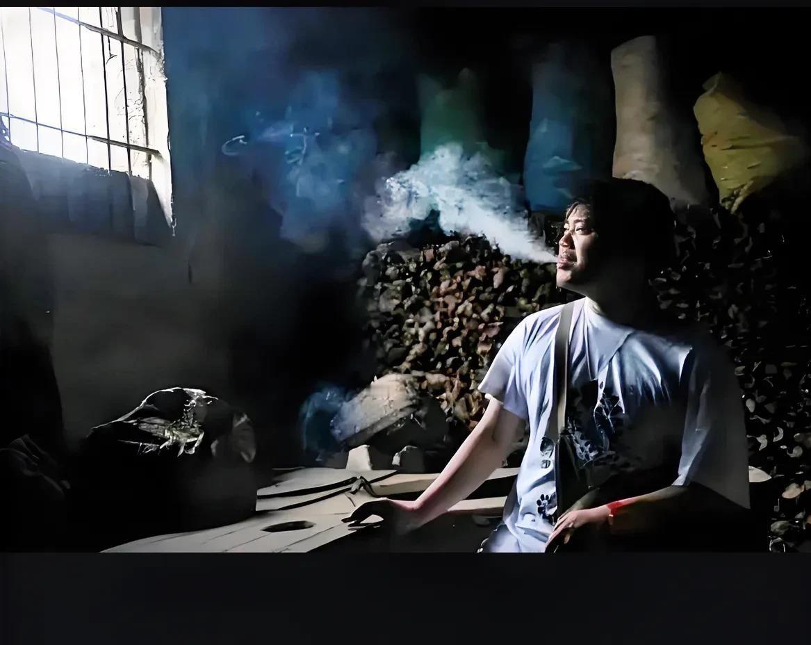 吴律和公公因车起争执，公公一怒之下卸锁占房！
吴律把车子过户给舅舅，公公不乐意了