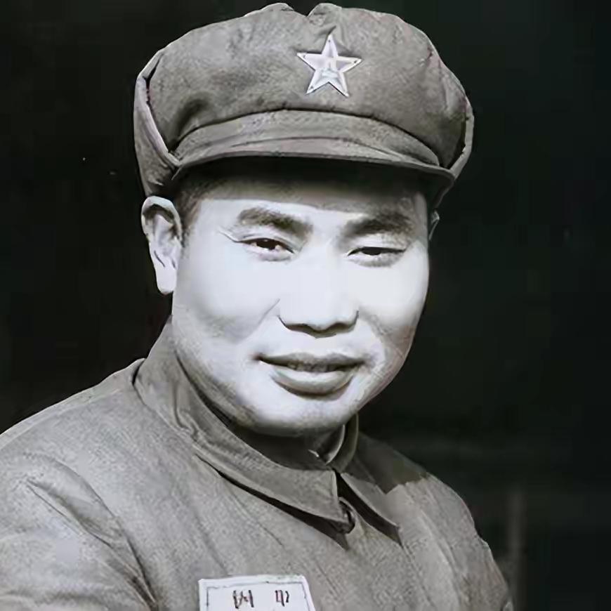 杨得志被包围后陷入绝境，无人敢救，杨勇大怒：你们不救我去救…
 
这声怒吼，喊碎