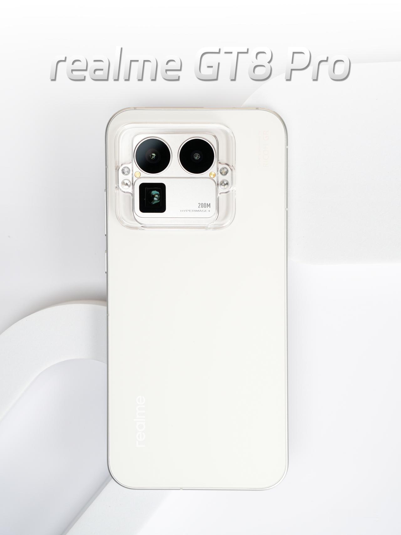 HYK图赏｜真我 GT8 Pro

这款是“怀特”版本，白色背板加上理光GR和r
