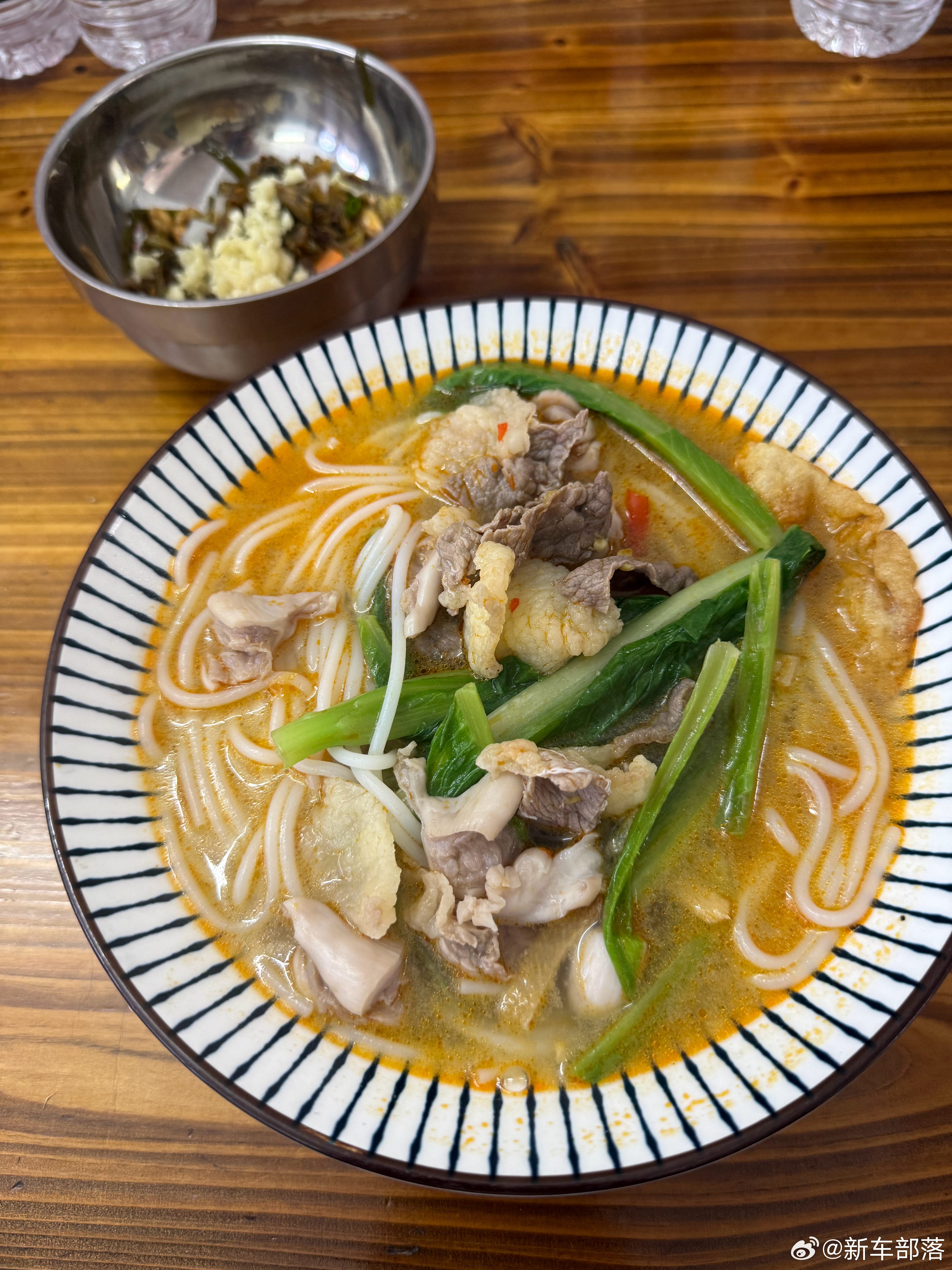 来桂林怎么能不来一碗桂林米粉呢，顺道大家看看阳朔的物价贵不贵 桂林·阳朔