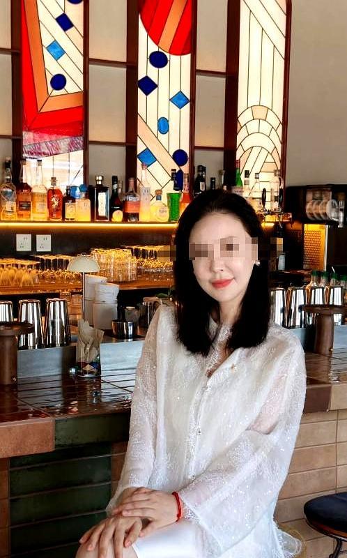 昨天陕西那场“三堂会审”，大家都等着看咸阳小黑被怼趴下，他媳妇先一步把一沓材料啪