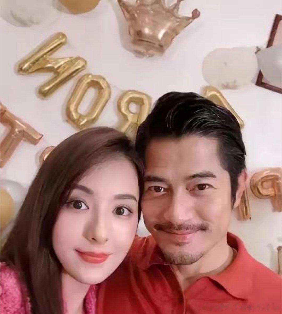 以前我觉得四大天王里郭富城最帅最洋气，现在他们老了，反倒觉得张学友更帅一些。我看