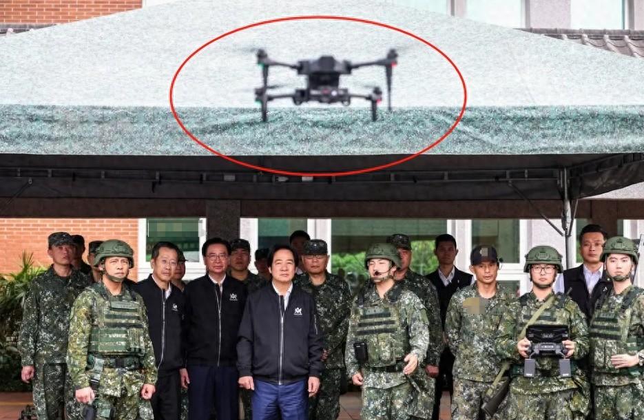把无人机当“拒统”底气，台当局无视了一个关键事实。[太阳]

《纽约时报》联合多