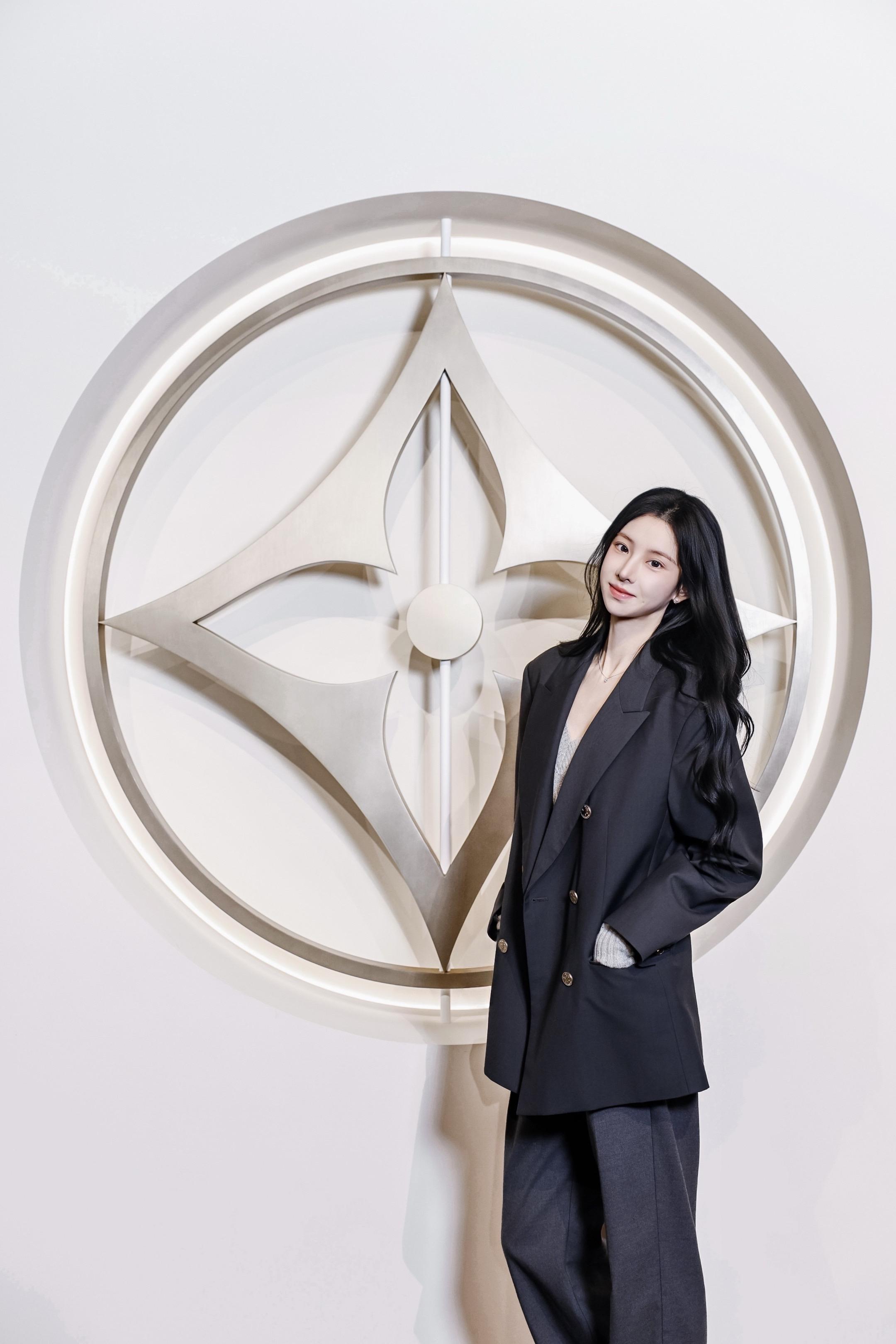 沉溺于稀有的偏爱。