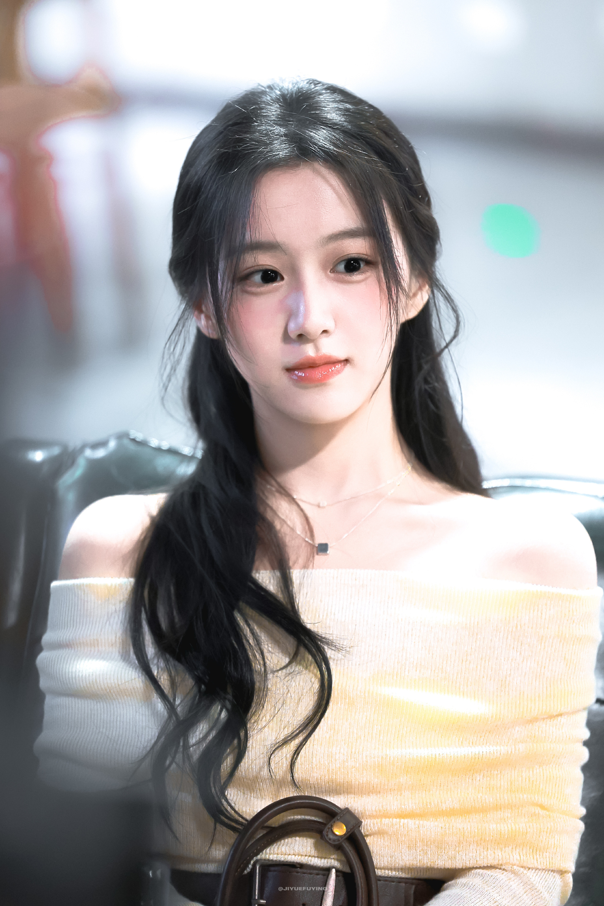 包上恩💛包上恩周挽 💛包上恩炽夏当世界凉如荒岛 我们依然会是彼此的依靠^⌯?