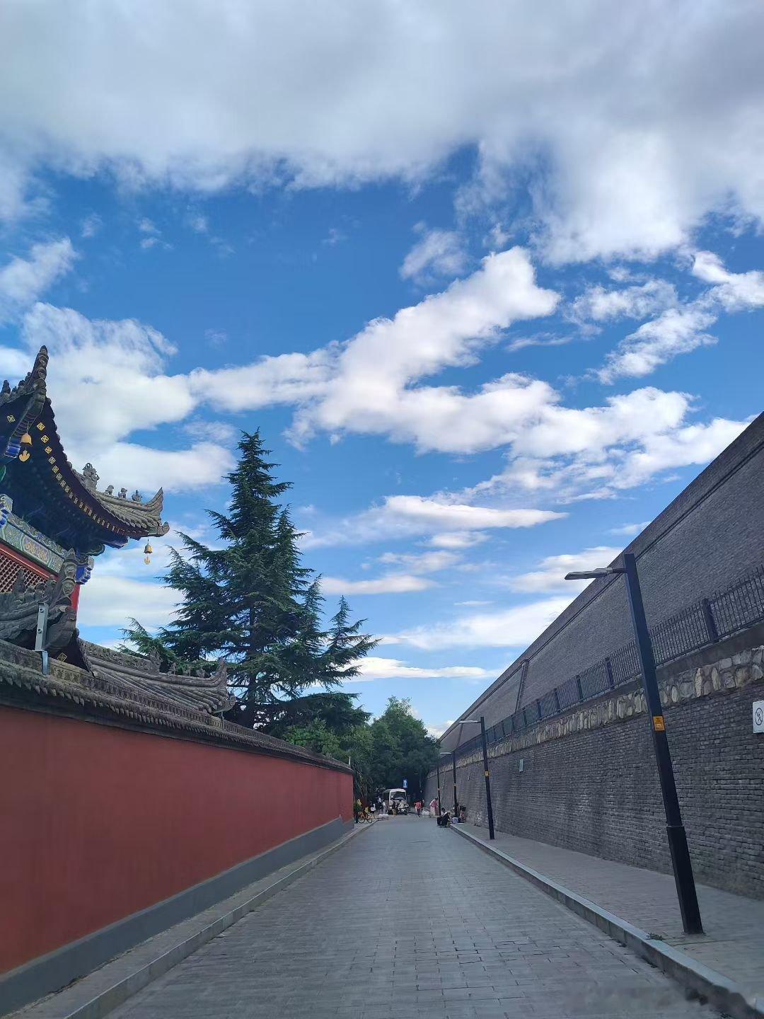 今天下午西安的天空（来自朋友圈）二手车参谋老杨二手车参谋老杨[超话]  ​​​