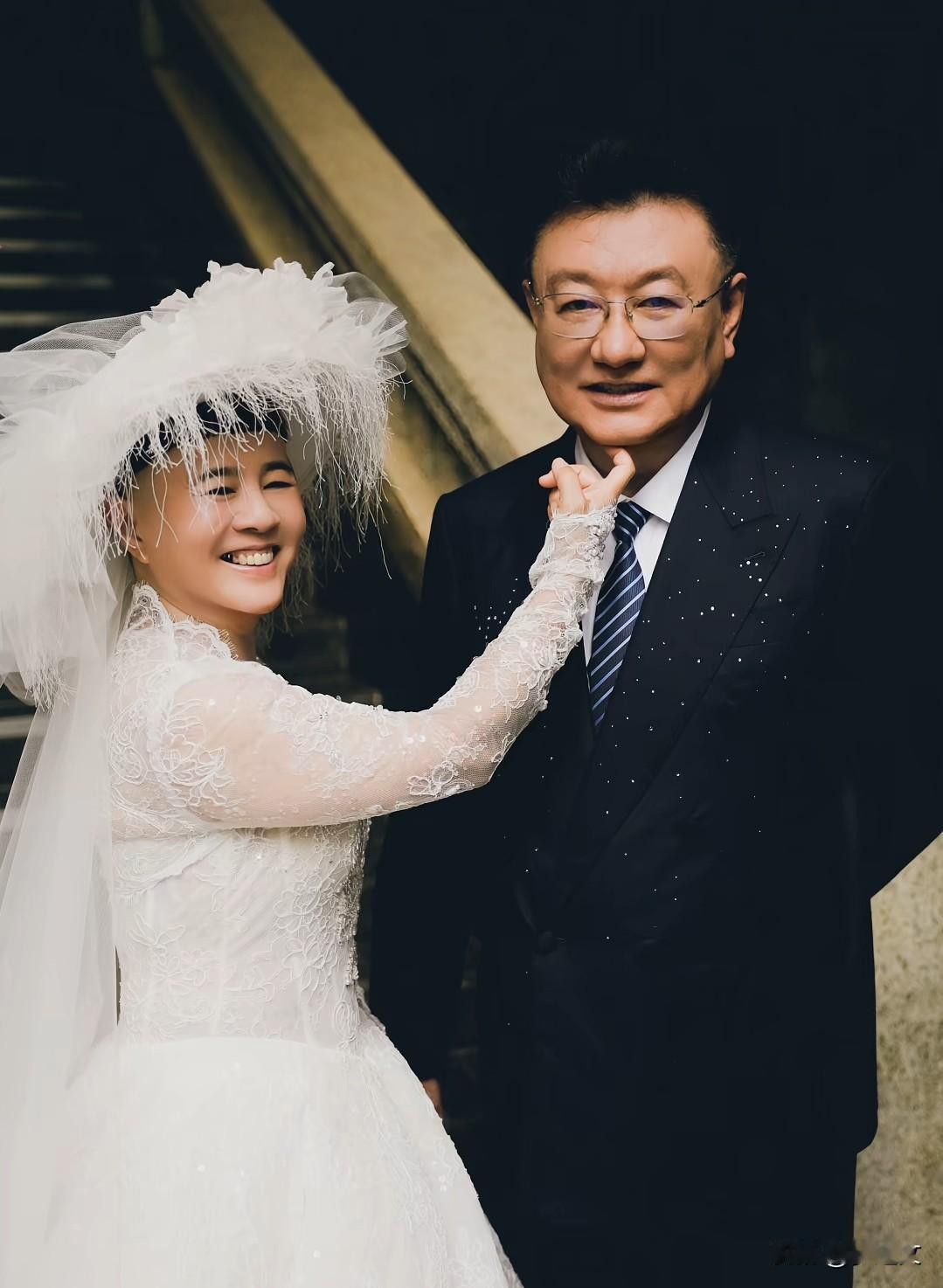 金龟子终于淑女一次了[玫瑰]