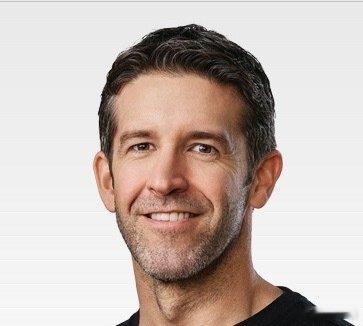 苹果新任CEO特努斯是谁这人是纯正的硬件老兵 机械工程出身的很多人可能不太了解，