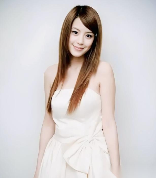 今年这波儿浪姐果然卧虎藏龙，个个有故事。没想到，江语晨继阚清子、李小冉、唐艺昕后