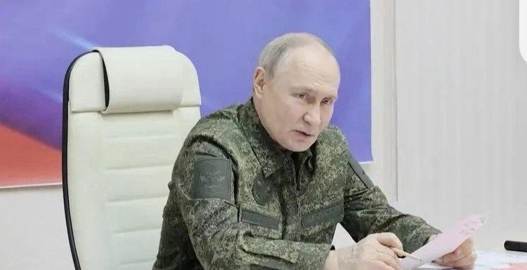 俄与北约摊牌在即
北约与俄罗斯军事对峙持续升级，双方摊牌风险急剧增加。俄外长拉夫