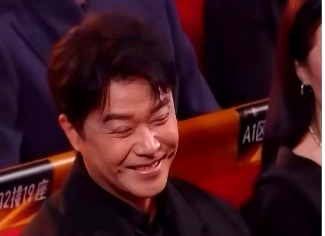 陈思诚拿金鸡最佳导演，当时不少人都懵了吧？明明哪吒票房更高，邵艺辉的片艺术性也被