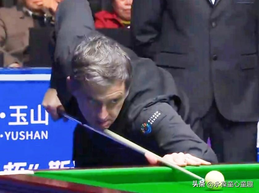 毫无疑问是奥沙利文的成就最大，他所创造的辉煌战绩可以说是几乎无人可以企及。希金斯